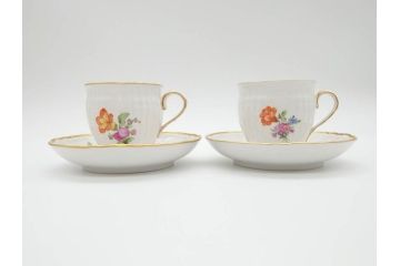 ベルリン　KPM(ベルリン王立磁器製陶所)　金彩　花　蝶　繊細な意匠が美しいティーカップ&ソーサー(ケーピーエムベルリン、王の笏、王笏、ロココ調、C&S)(R-070198)