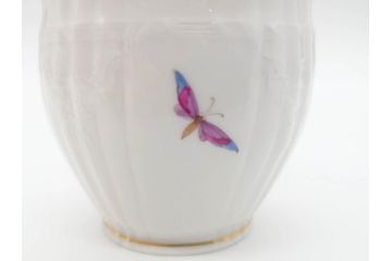 ベルリン　KPM(ベルリン王立磁器製陶所)　金彩　花　蝶　繊細な意匠が美しいティーカップ&ソーサー(ケーピーエムベルリン、王の笏、王笏、ロココ調、C&S)(R-070198)