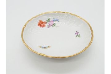 ベルリン　KPM(ベルリン王立磁器製陶所)　金彩　花　蝶　繊細な意匠が美しいティーカップ&ソーサー(ケーピーエムベルリン、王の笏、王笏、ロココ調、C&S)(R-070198)