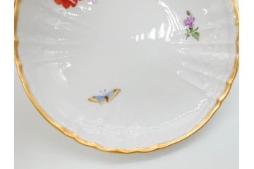 ベルリン　KPM(ベルリン王立磁器製陶所)　金彩　花　蝶　繊細な意匠が美しいティーカップ&ソーサー(ケーピーエムベルリン、王の笏、王笏、ロココ調、C&S)(R-070198)