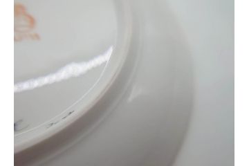 ベルリン　KPM(ベルリン王立磁器製陶所)　金彩　花　蝶　繊細な意匠が美しいティーカップ&ソーサー(ケーピーエムベルリン、王の笏、王笏、ロココ調、C&S)(R-070198)