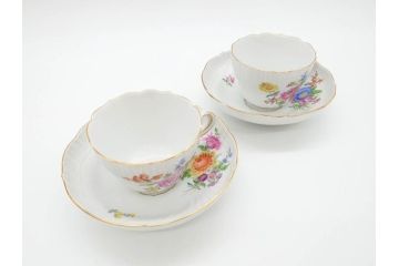 ドイツ　マイセン　Meissen　ベーシックフラワー　五つ花　繊細なデザインが上品な雰囲気を醸し出すティーカップ&ソーサー2客セット(洋食器、C&S)(R-070201)