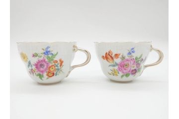 ドイツ　マイセン　Meissen　ベーシックフラワー　五つ花　繊細なデザインが上品な雰囲気を醸し出すティーカップ&ソーサー2客セット(洋食器、C&S)(R-070201)