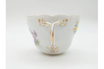 ドイツ　マイセン　Meissen　ベーシックフラワー　五つ花　繊細なデザインが上品な雰囲気を醸し出すティーカップ&ソーサー2客セット(洋食器、C&S)(R-070201)