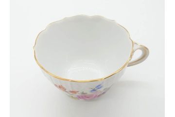 ドイツ　マイセン　Meissen　ベーシックフラワー　五つ花　繊細なデザインが上品な雰囲気を醸し出すティーカップ&ソーサー2客セット(洋食器、C&S)(R-070201)