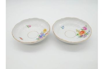 ドイツ　マイセン　Meissen　ベーシックフラワー　五つ花　繊細なデザインが上品な雰囲気を醸し出すティーカップ&ソーサー2客セット(洋食器、C&S)(R-070201)