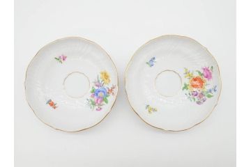 ドイツ　マイセン　Meissen　ベーシックフラワー　五つ花　繊細なデザインが上品な雰囲気を醸し出すティーカップ&ソーサー2客セット(洋食器、C&S)(R-070201)