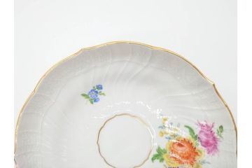 ドイツ　マイセン　Meissen　ベーシックフラワー　五つ花　繊細なデザインが上品な雰囲気を醸し出すティーカップ&ソーサー2客セット(洋食器、C&S)(R-070201)