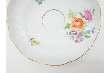 ドイツ　マイセン　Meissen　ベーシックフラワー　五つ花　繊細なデザインが上品な雰囲気を醸し出すティーカップ&ソーサー2客セット(洋食器、C&S)(R-070201)