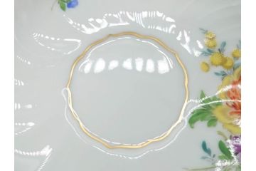 ドイツ　マイセン　Meissen　ベーシックフラワー　五つ花　繊細なデザインが上品な雰囲気を醸し出すティーカップ&ソーサー2客セット(洋食器、C&S)(R-070201)