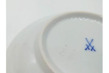 ドイツ　マイセン　Meissen　ベーシックフラワー　五つ花　繊細なデザインが上品な雰囲気を醸し出すティーカップ&ソーサー2客セット(洋食器、C&S)(R-070201)