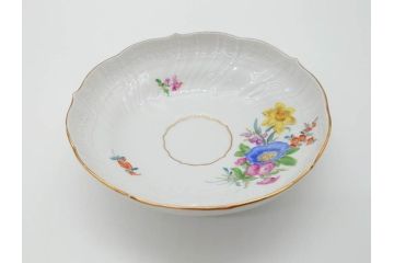 ドイツ　マイセン　Meissen　ベーシックフラワー　五つ花　繊細なデザインが上品な雰囲気を醸し出すティーカップ&ソーサー2客セット(洋食器、C&S)(R-070201)