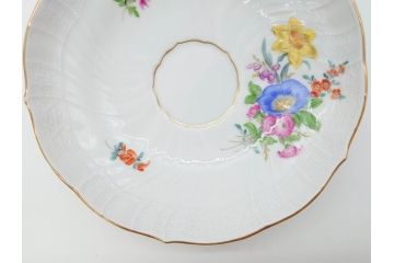 ドイツ　マイセン　Meissen　ベーシックフラワー　五つ花　繊細なデザインが上品な雰囲気を醸し出すティーカップ&ソーサー2客セット(洋食器、C&S)(R-070201)