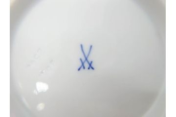 ドイツ　マイセン　Meissen　ベーシックフラワー　五つ花　繊細なデザインが上品な雰囲気を醸し出すティーカップ&ソーサー2客セット(洋食器、C&S)(R-070201)