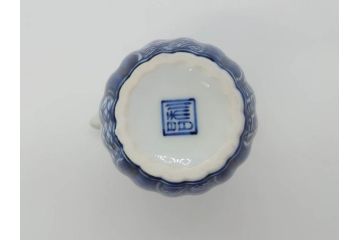 加藤利昌　清水焼　染付　祥瑞文　落ち着いた和の雰囲気にぴったりの醤油差し&豆皿セット(しょうゆ差し、醤油瓶、調味料入れ、和食器)(R-070210)