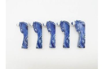 加藤利昌　染付　祥瑞一閑人　可愛らしい意匠が施された箸置き5個セット(共箱付き、はし置き、和食器)(R-070214)