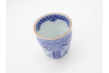 松谷窯　叶松谷(道夫)　祥瑞意　馬画削　多様なデザインが目を惹く湯呑み(五良大甫呉祥瑞造、共箱付き、湯のみ、和食器)(R-070217)
