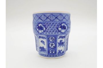 松谷窯　叶松谷(道夫)　祥瑞意　馬画削　多様なデザインが目を惹く湯呑み(五良大甫呉祥瑞造、共箱付き、湯のみ、和食器)(R-070217)