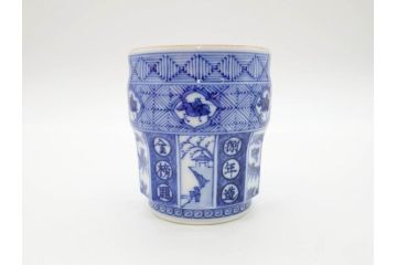 松谷窯　叶松谷(道夫)　祥瑞意　馬画削　多様なデザインが目を惹く湯呑み(五良大甫呉祥瑞造、共箱付き、湯のみ、和食器)(R-070217)
