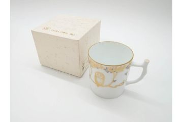大倉陶園(OKURA、OAC)　フクロウ　ゴールドのデザインが優美な印象を与えるマグカップ(洋食器、箱付き、梟、リス)(R-070218)