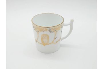 大倉陶園(OKURA、OAC)　フクロウ　ゴールドのデザインが優美な印象を与えるマグカップ(洋食器、箱付き、梟、リス)(R-070218)