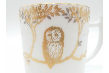 大倉陶園(OKURA、OAC)　フクロウ　ゴールドのデザインが優美な印象を与えるマグカップ(洋食器、箱付き、梟、リス)(R-070218)