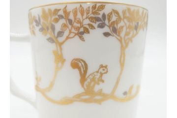 大倉陶園(OKURA、OAC)　フクロウ　ゴールドのデザインが優美な印象を与えるマグカップ(洋食器、箱付き、梟、リス)(R-070218)