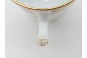 大倉陶園(OKURA、OAC)　フクロウ　ゴールドのデザインが優美な印象を与えるマグカップ(洋食器、箱付き、梟、リス)(R-070218)