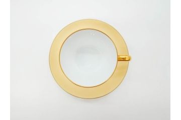 大倉陶園(OKURA、OAC)　色蒔き(クリーム)　シンプルながら上品な雰囲気を醸し出すモーニングカップ&ソーサー(洋食器、C&S、箱付き)(R-070219)