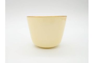 大倉陶園(OKURA、OAC)　色蒔き(クリーム)　シンプルながら上品な雰囲気を醸し出すモーニングカップ&ソーサー(洋食器、C&S、箱付き)(R-070219)