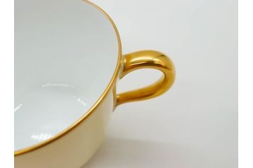 大倉陶園(OKURA、OAC)　色蒔き(クリーム)　シンプルながら上品な雰囲気を醸し出すモーニングカップ&ソーサー(洋食器、C&S、箱付き)(R-070219)