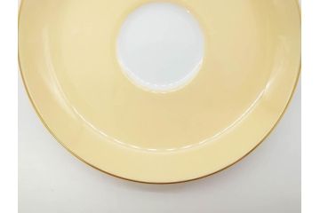 大倉陶園(OKURA、OAC)　色蒔き(クリーム)　シンプルながら上品な雰囲気を醸し出すモーニングカップ&ソーサー(洋食器、C&S、箱付き)(R-070219)