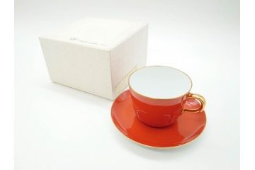 大倉陶園(OKURA、OAC)　色蒔き(レッド)　シンプルながら上品な雰囲気を醸し出すモーニングカップ&ソーサー(洋食器、C&S、箱付き)(R-070221)