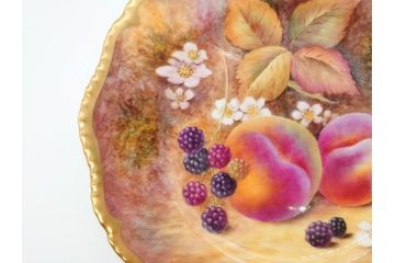 イギリス　ROYAL WORCESTER(ロイヤルウースター)　ペインテッドフルーツ　モモ　約20cm　一つ一つ丁寧に絵付けされた意匠が美しいプレート(ハンドペイント、箱付き、洋食器、皿、もも、桃)(R-070223)