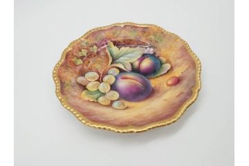イギリス　ROYAL WORCESTER(ロイヤルウースター)　ペインテッドフルーツ　スモモ　約20cm　一つ一つ丁寧に絵付けされた意匠が美しいプレート(ハンドペイント、箱付き、洋食器、皿、すもも、プラム)(R-070224)