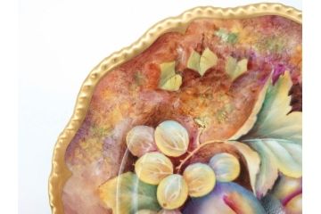 イギリス　ROYAL WORCESTER(ロイヤルウースター)　ペインテッドフルーツ　スモモ　約20cm　一つ一つ丁寧に絵付けされた意匠が美しいプレート(ハンドペイント、箱付き、洋食器、皿、すもも、プラム)(R-070224)