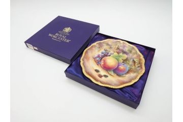 イギリス　ROYAL WORCESTER(ロイヤルウースター)　ペインテッドフルーツ　約20cm　一つ一つ丁寧に絵付けされた意匠が美しいプレート(ハンドペイント、箱付き、洋食器、皿)(R-070225)