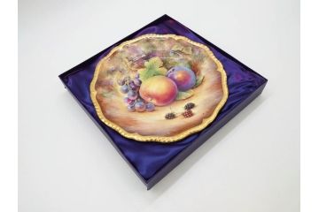 イギリス　ROYAL WORCESTER(ロイヤルウースター)　ペインテッドフルーツ　約20cm　一つ一つ丁寧に絵付けされた意匠が美しいプレート(ハンドペイント、箱付き、洋食器、皿)(R-070225)