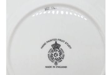 イギリス　ROYAL WORCESTER(ロイヤルウースター)　ペインテッドフルーツ　約20cm　一つ一つ丁寧に絵付けされた意匠が美しいプレート(ハンドペイント、箱付き、洋食器、皿)(R-070225)