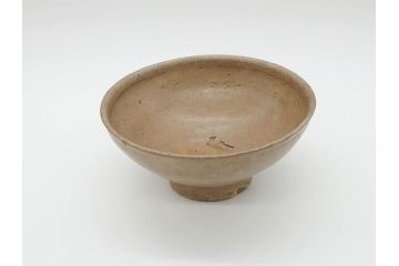 時代物　高麗　時を経た風合いが味わい深い蕎麦茶碗(そば、茶道具、茶器、和食器、共箱付き)(R-070229)