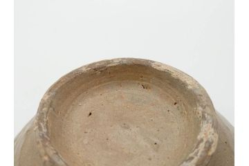 時代物　高麗　時を経た風合いが味わい深い蕎麦茶碗(そば、茶道具、茶器、和食器、共箱付き)(R-070229)