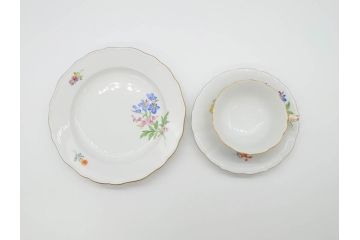 ドイツ　マイセン　Meissen　ベーシックフラワー　二つ花　優美な雰囲気が素敵なトリオセット(ティーカップ&ソーサー、プレート、皿、洋食器)(R-070232)