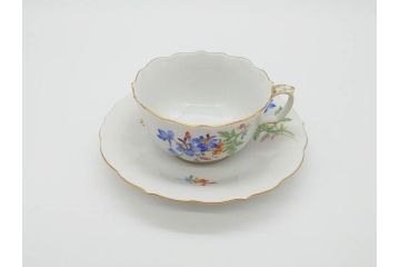 ドイツ　マイセン　Meissen　ベーシックフラワー　二つ花　優美な雰囲気が素敵なトリオセット(ティーカップ&ソーサー、プレート、皿、洋食器)(R-070232)