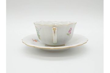 ドイツ　マイセン　Meissen　ベーシックフラワー　二つ花　優美な雰囲気が素敵なトリオセット(ティーカップ&ソーサー、プレート、皿、洋食器)(R-070232)