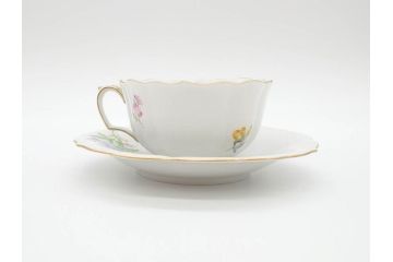 ドイツ　マイセン　Meissen　ベーシックフラワー　二つ花　優美な雰囲気が素敵なトリオセット(ティーカップ&ソーサー、プレート、皿、洋食器)(R-070232)
