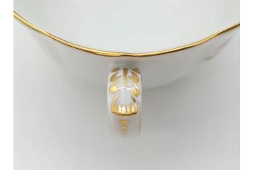 ドイツ　マイセン　Meissen　ベーシックフラワー　二つ花　優美な雰囲気が素敵なトリオセット(ティーカップ&ソーサー、プレート、皿、洋食器)(R-070232)