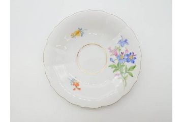 ドイツ　マイセン　Meissen　ベーシックフラワー　二つ花　優美な雰囲気が素敵なトリオセット(ティーカップ&ソーサー、プレート、皿、洋食器)(R-070232)