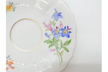 ドイツ　マイセン　Meissen　ベーシックフラワー　二つ花　優美な雰囲気が素敵なトリオセット(ティーカップ&ソーサー、プレート、皿、洋食器)(R-070232)