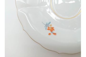 ドイツ　マイセン　Meissen　ベーシックフラワー　二つ花　優美な雰囲気が素敵なトリオセット(ティーカップ&ソーサー、プレート、皿、洋食器)(R-070232)