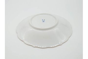 ドイツ　マイセン　Meissen　ベーシックフラワー　二つ花　優美な雰囲気が素敵なトリオセット(ティーカップ&ソーサー、プレート、皿、洋食器)(R-070232)